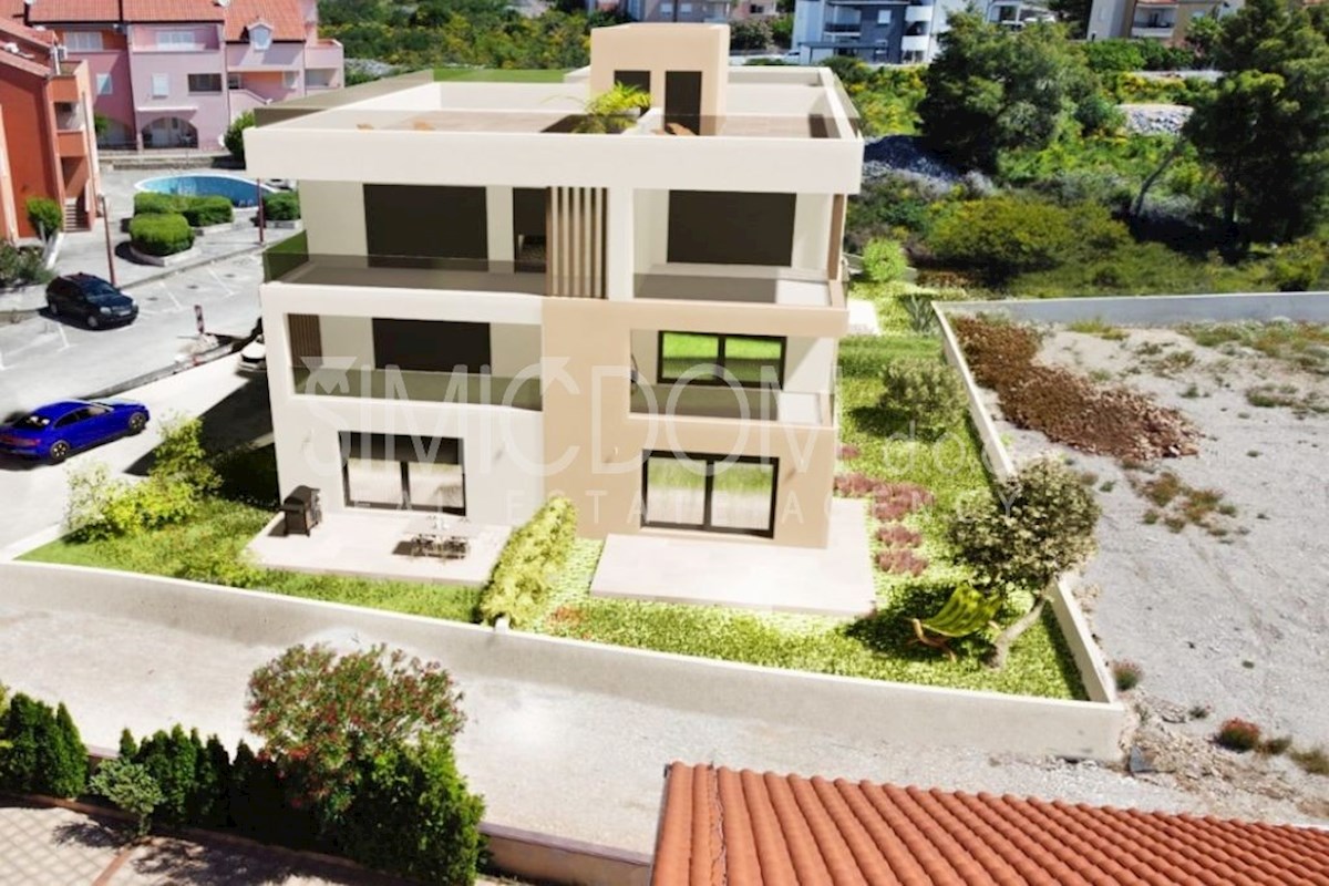 Dvosobno stanovanje v bližini plaže Srima