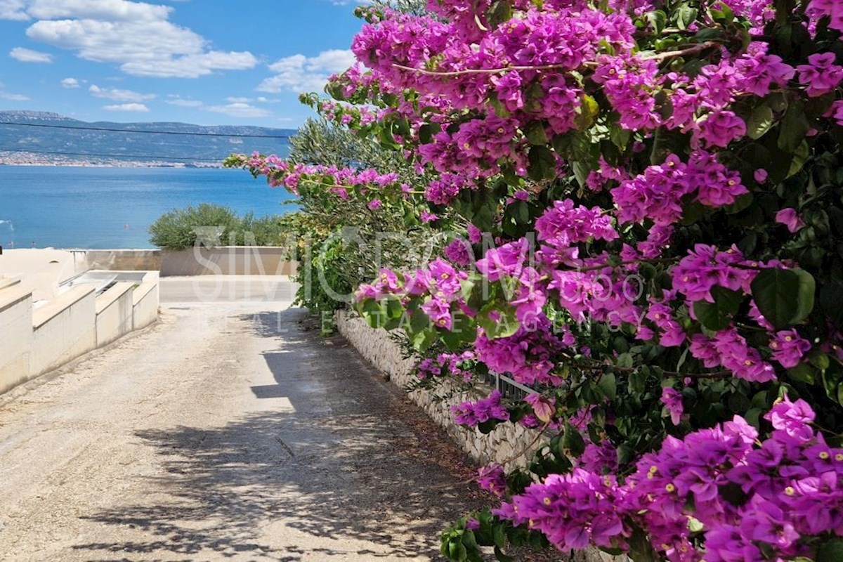Novogradnja 60m do plaže – možnost kredita, Čiovo