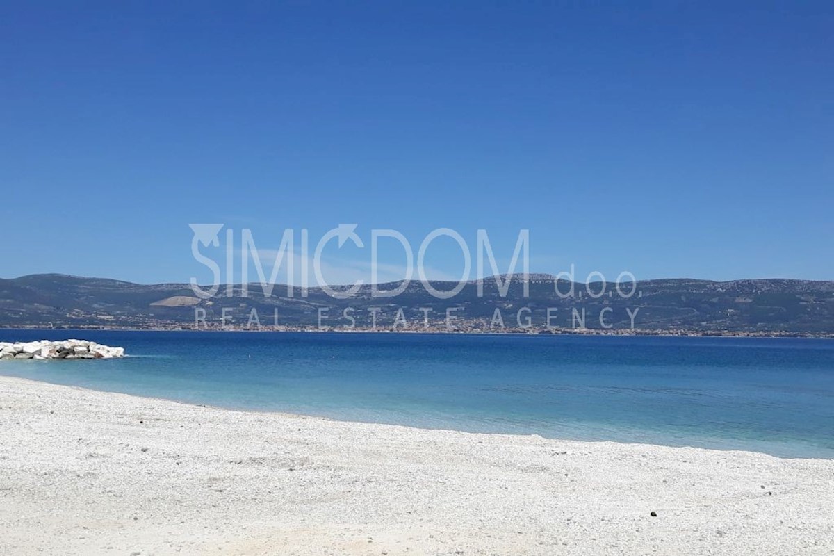 Novogradnja 60m do plaže – možnost kredita, Čiovo