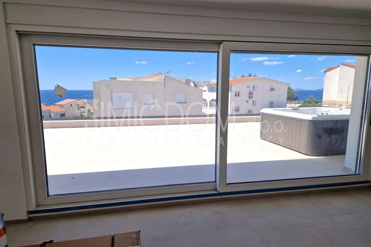 Penthouse stanovanje zelo blizu plaže, Primošten