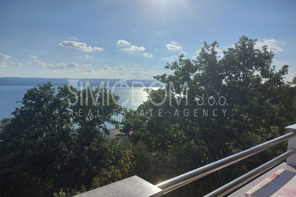 Apartma s pogledom na morje, Marušići