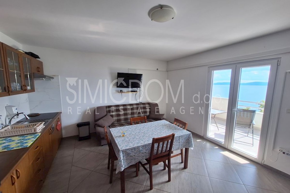 Apartma s pogledom na morje, Marušići