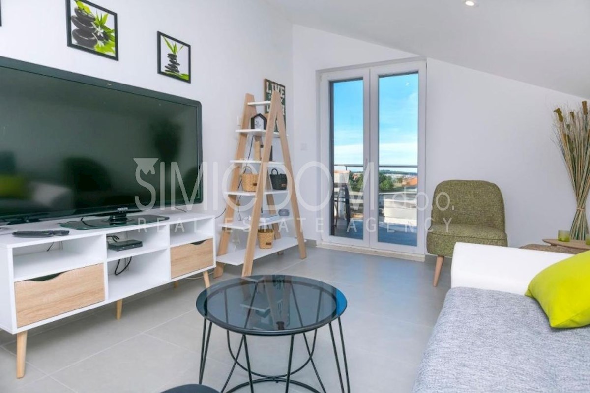 Opremljena samostojna hiša, Rogoznica