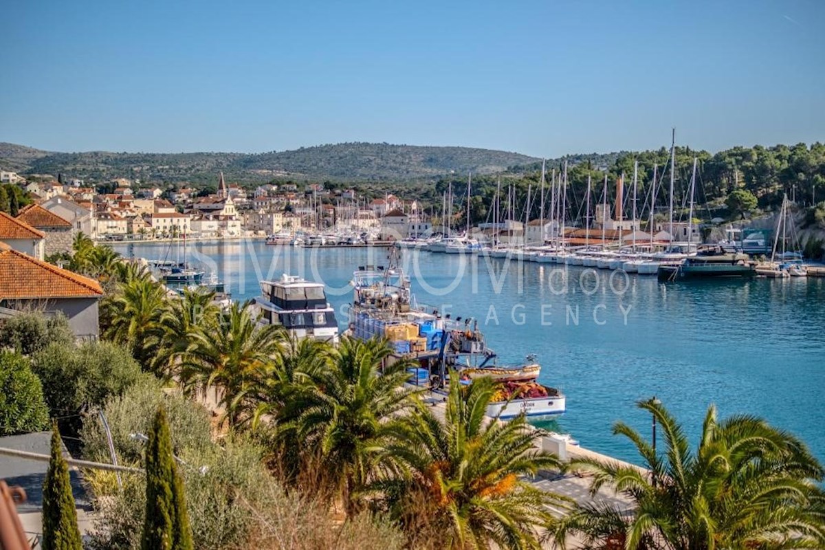 Apartmajska vila prva vrsta ob morju, Brač