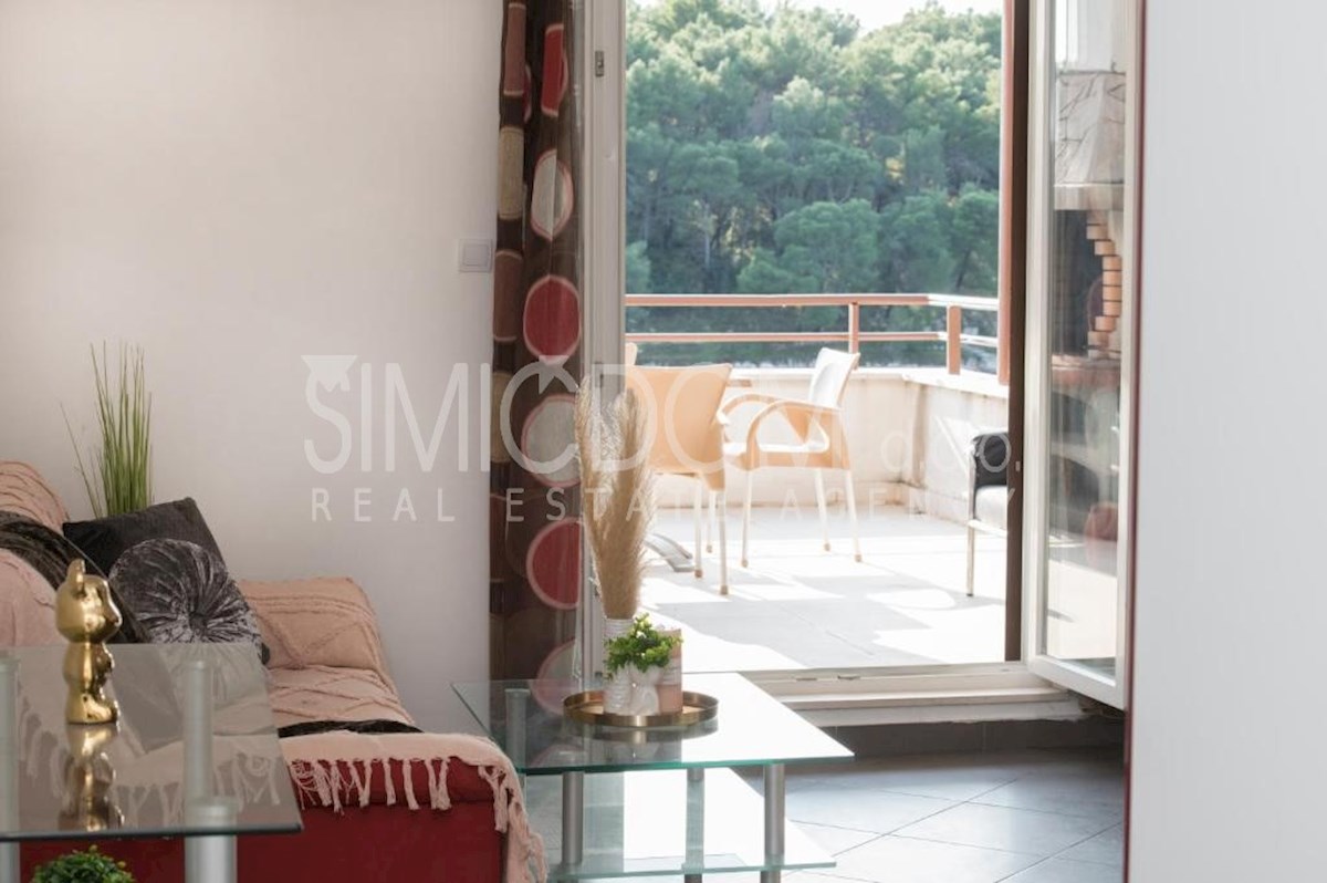 Apartmajska vila prva vrsta ob morju, Brač