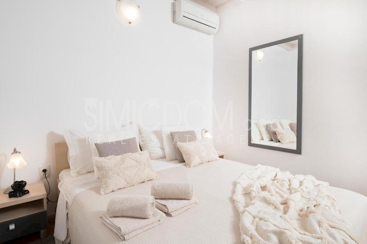 Apartmajska vila prva vrsta ob morju, Brač