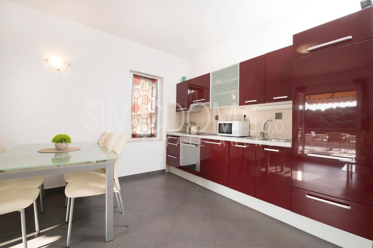 Apartmajska vila prva vrsta ob morju, Brač