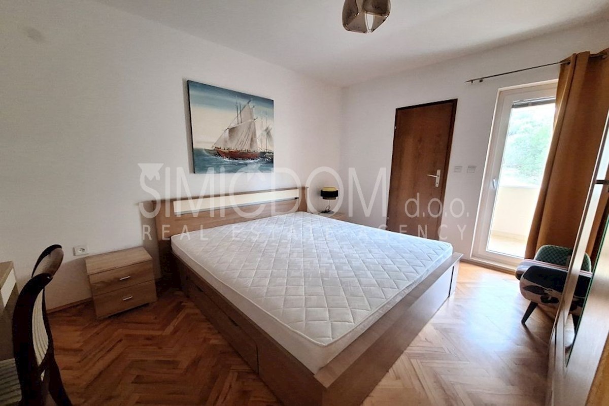 Trisobno stanovanje s pogledom na morje, Duće