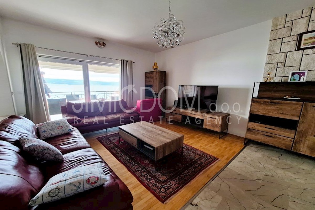 Čudovito stanovanje 110 m od morja, Duće