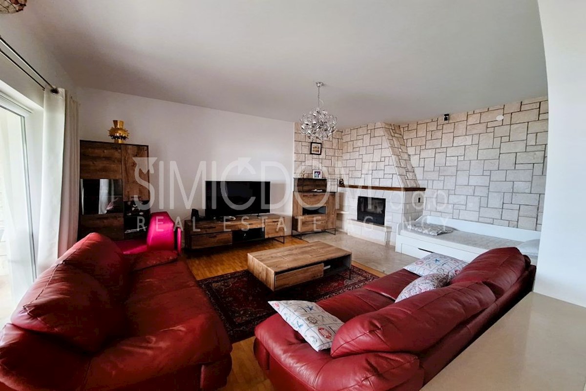 Čudovito stanovanje 110 m od morja, Duće