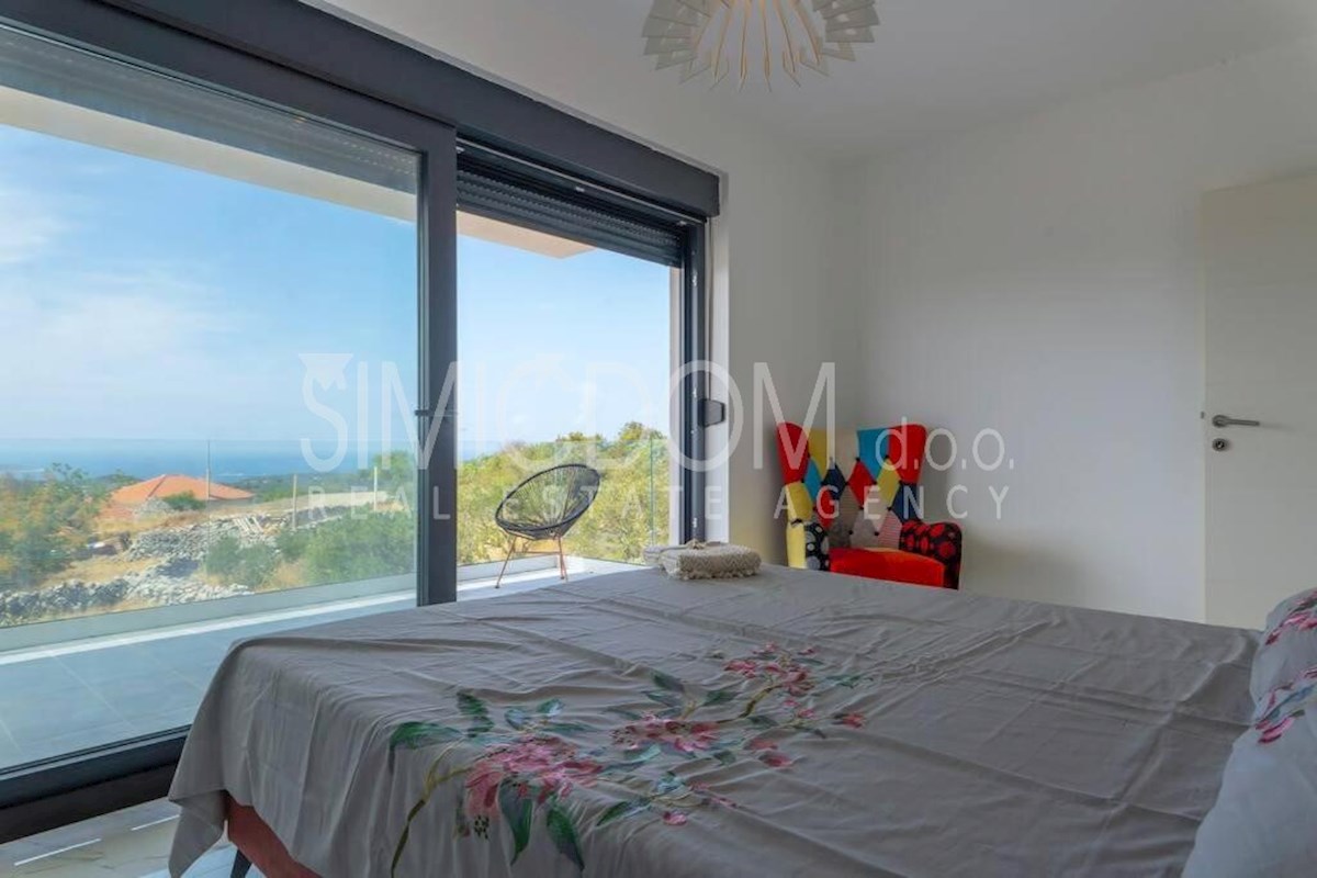 Vila z odprtim razgledom, Vinišće