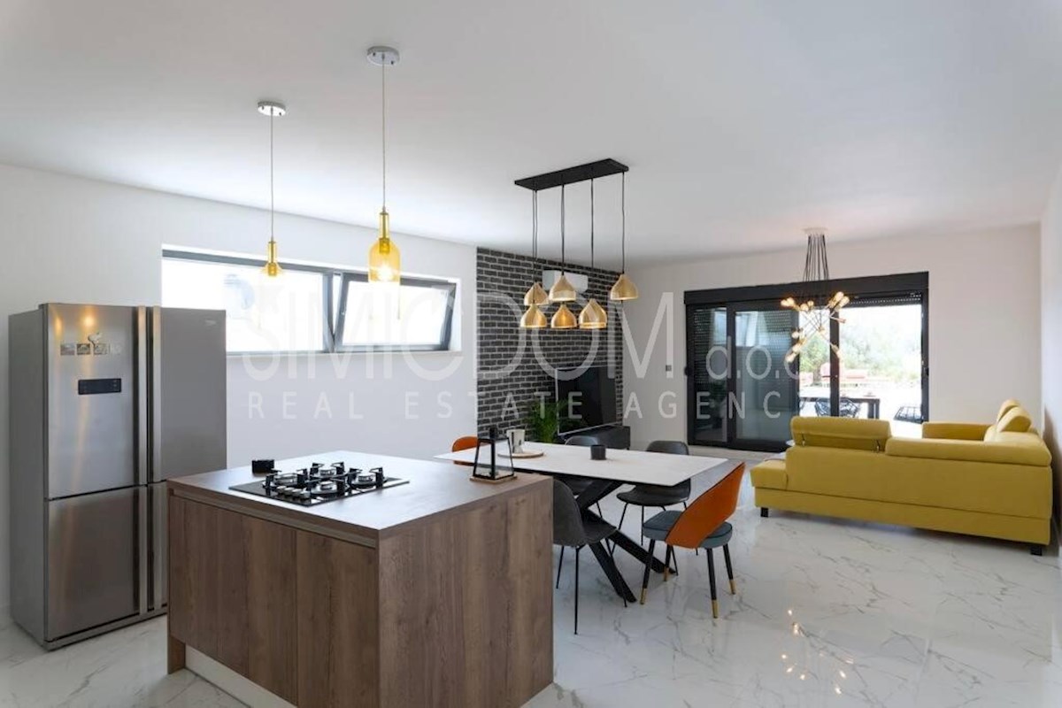 Vila z odprtim razgledom, Vinišće