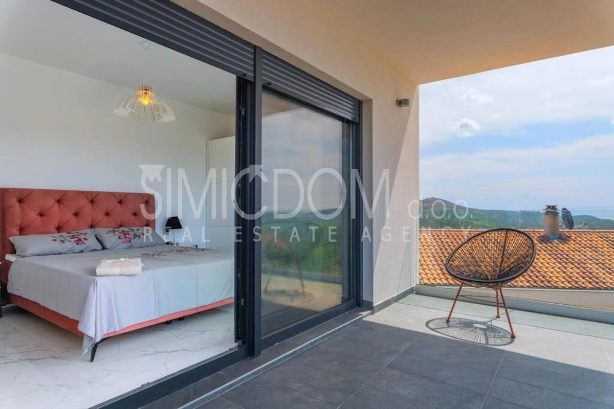 Vila z odprtim razgledom, Vinišće