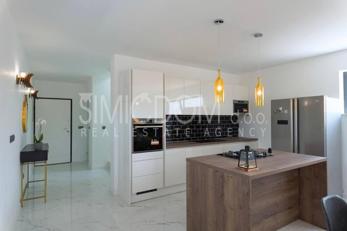 Vila z odprtim razgledom, Vinišće