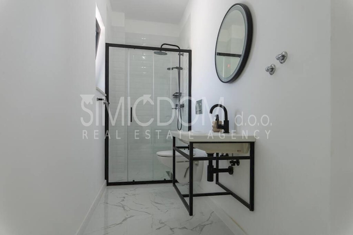 Vila z odprtim razgledom, Vinišće