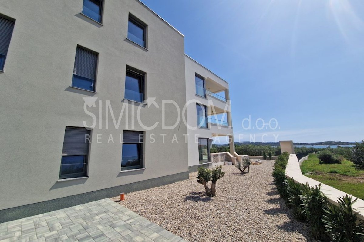Penthouse s pogledom na morje v bližini plaže, Tribunj