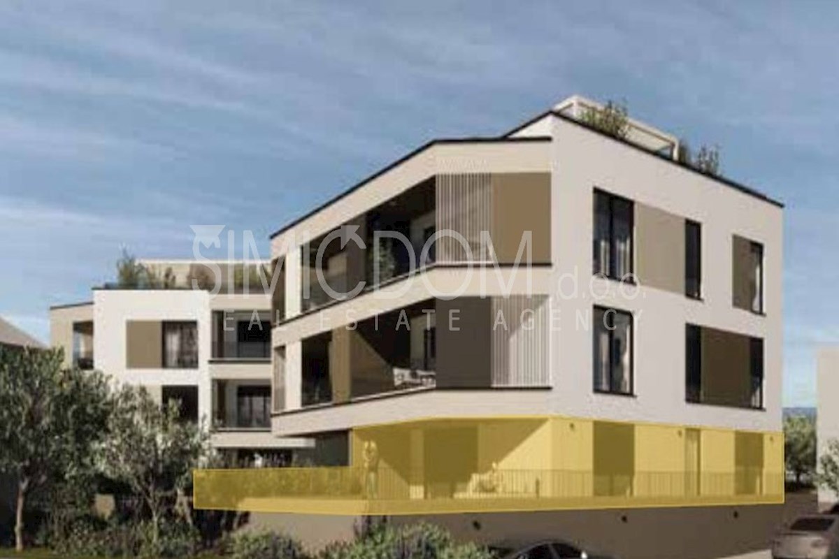 Novo stanovanje z vrtom 180m od plaže, Zadar