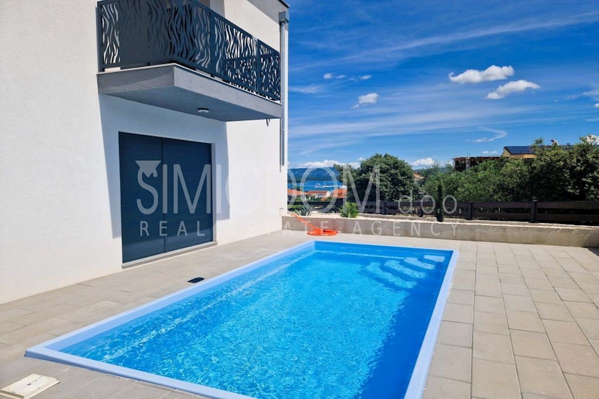 Lepa nova vila v bližini plaže, Murter
