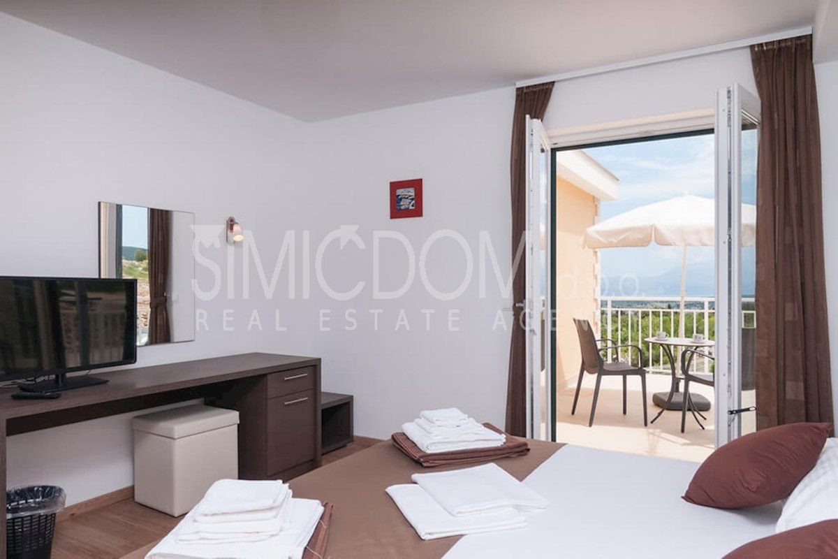 Očarljiva vila z bazenom, Brač