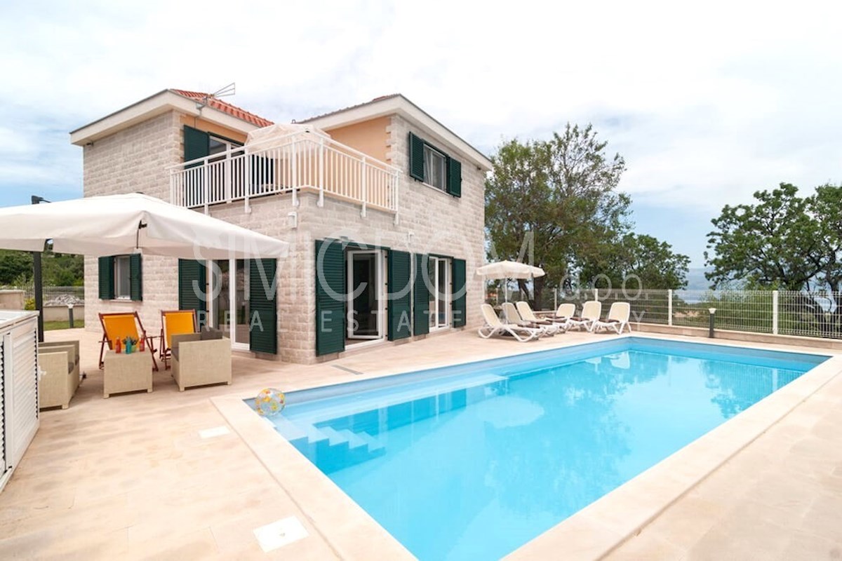 Očarljiva vila z bazenom, Brač