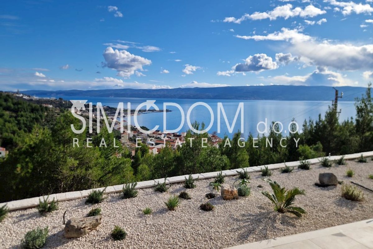 Vila z odprtim pogledom na morje, Omiš