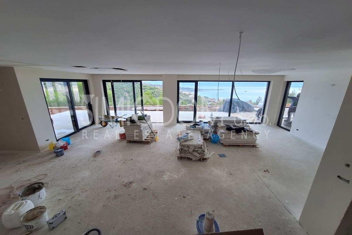 Vila z odprtim pogledom na morje, Omiš