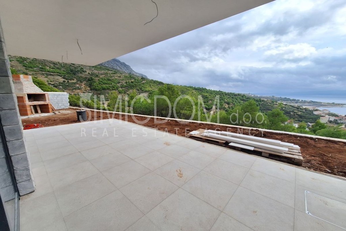 Vila z odprtim pogledom na morje, Omiš