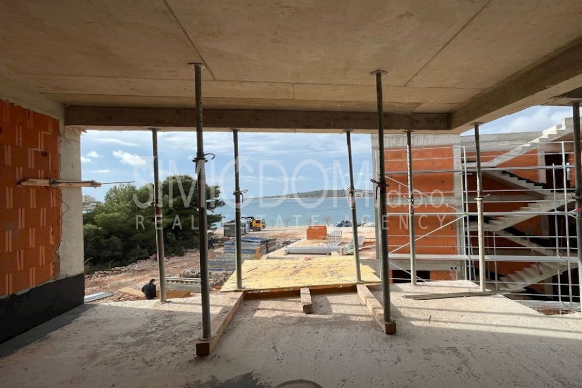 Novogradnja, druga vrsta do morja, Sevid