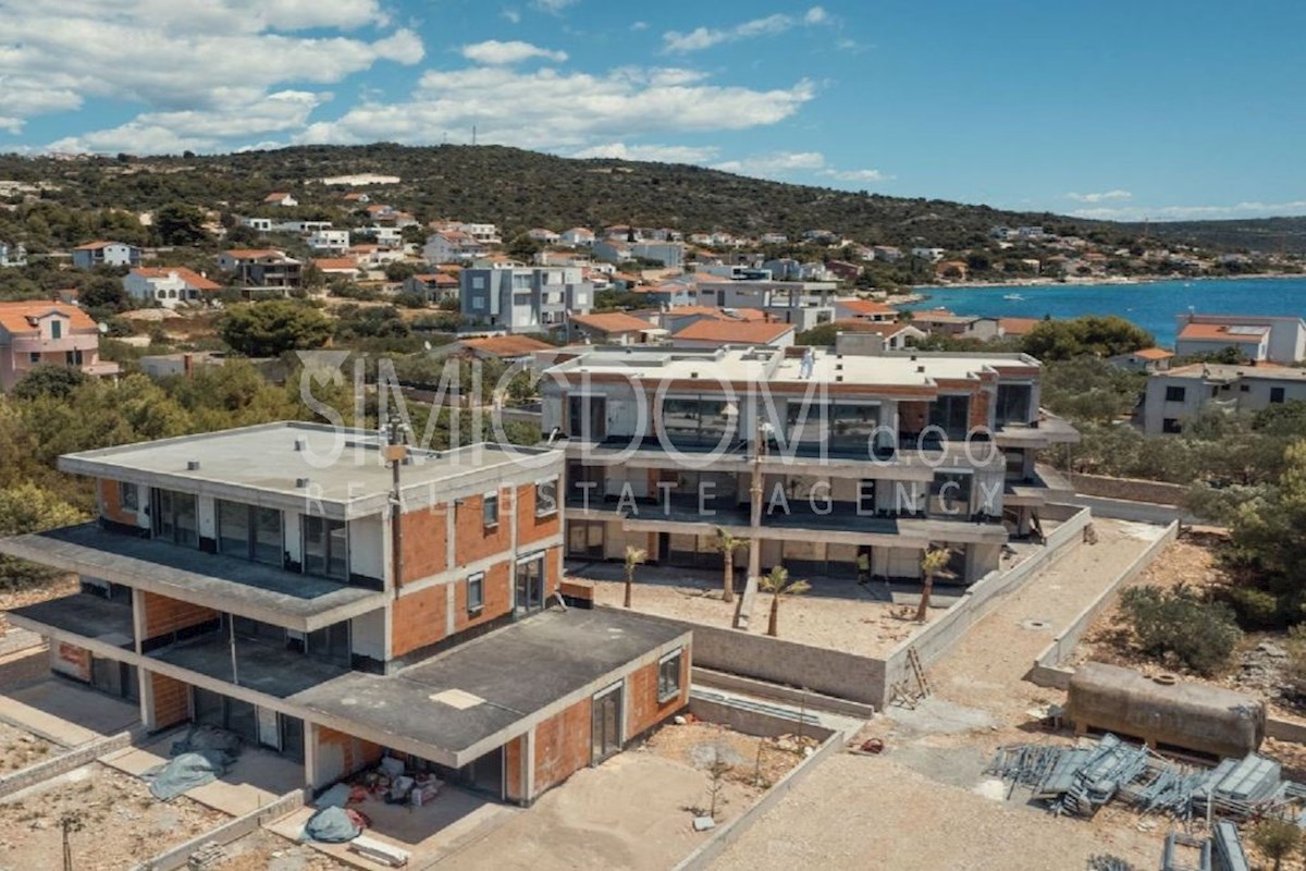 Novogradnja, druga vrsta do morja, Sevid