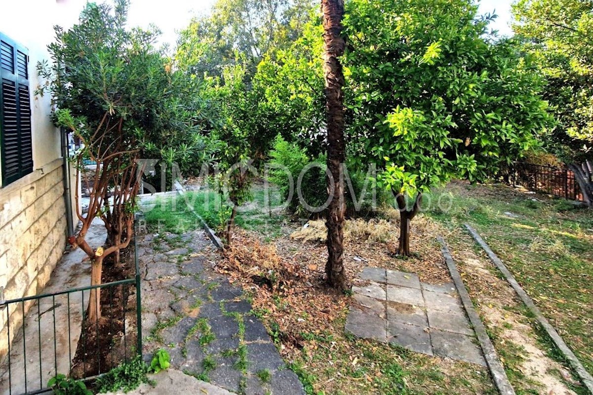 Prostorno stanovanje na vrhunski lokaciji, Split