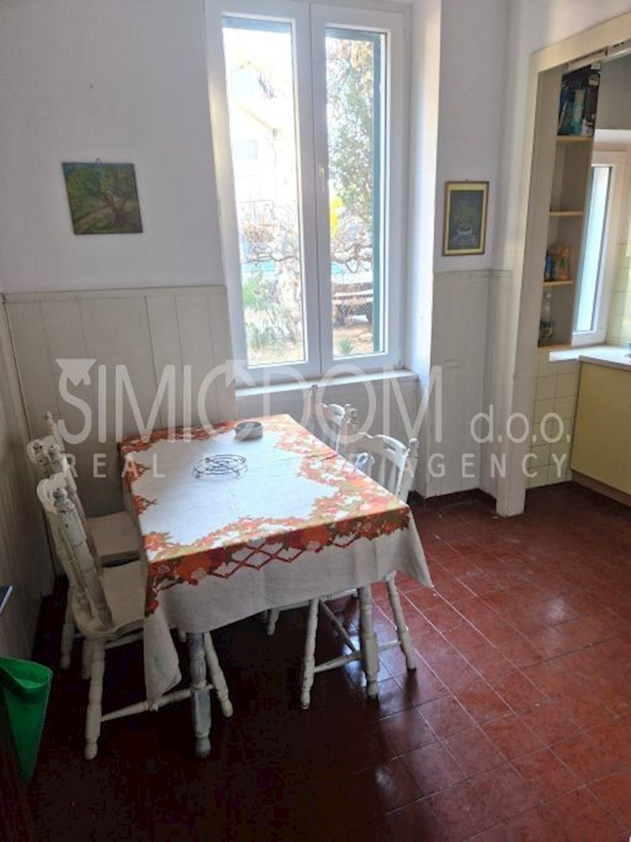 Prostorno stanovanje na vrhunski lokaciji, Split