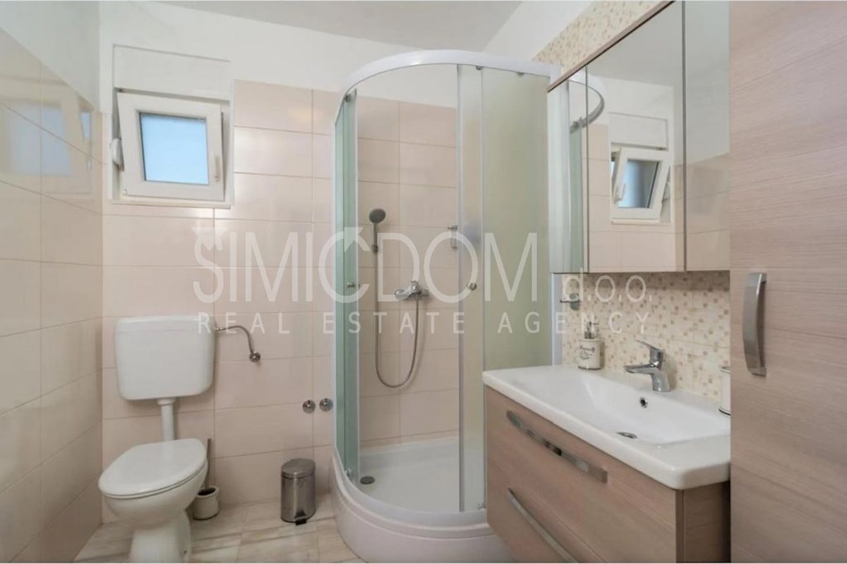 Hiša ob morju, Sevid