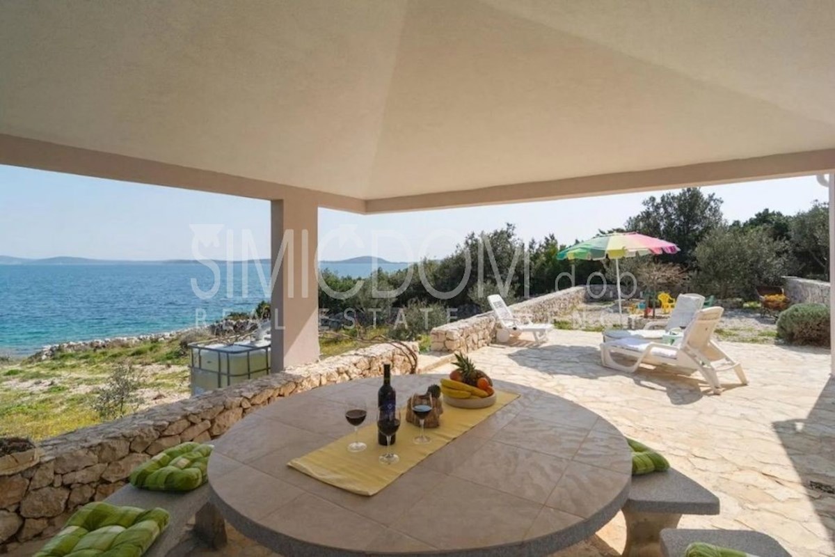 Hiša ob morju, Sevid