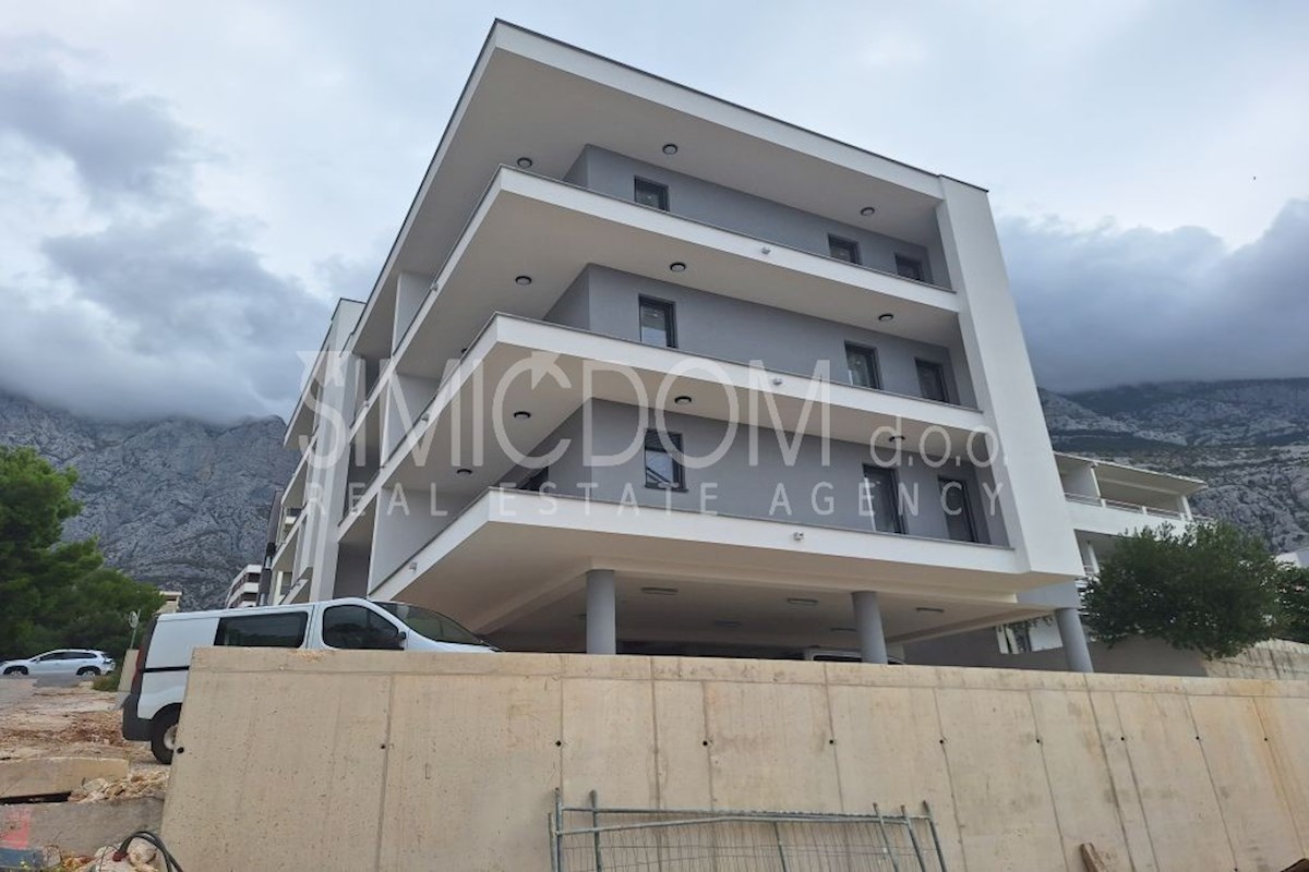 Dvosobno stanovanje z razgledom na morje, Makarska