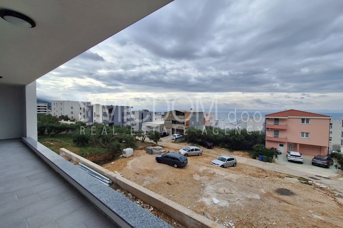 Dvosobno stanovanje z razgledom na morje, Makarska