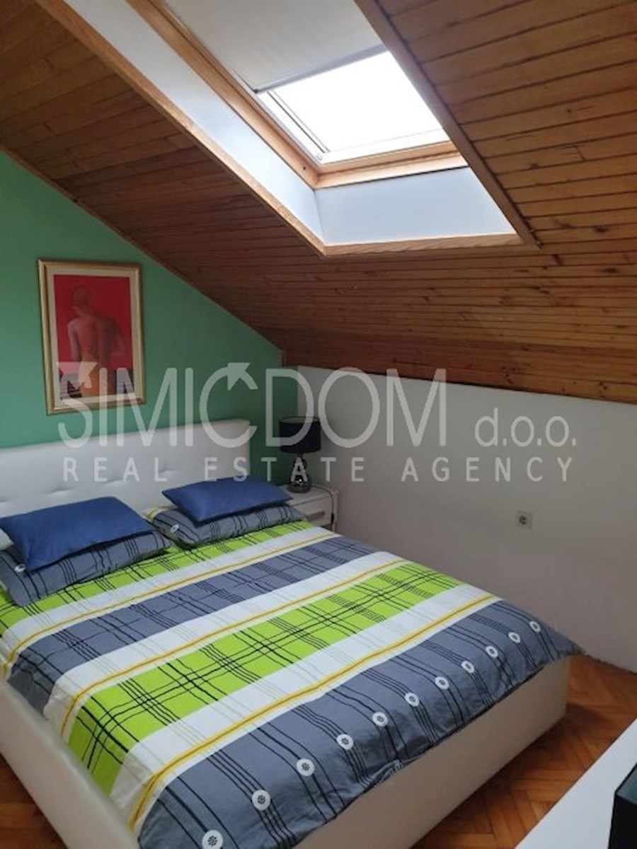 Dvosobno stanovanje na odlični lokaciji, Supetar