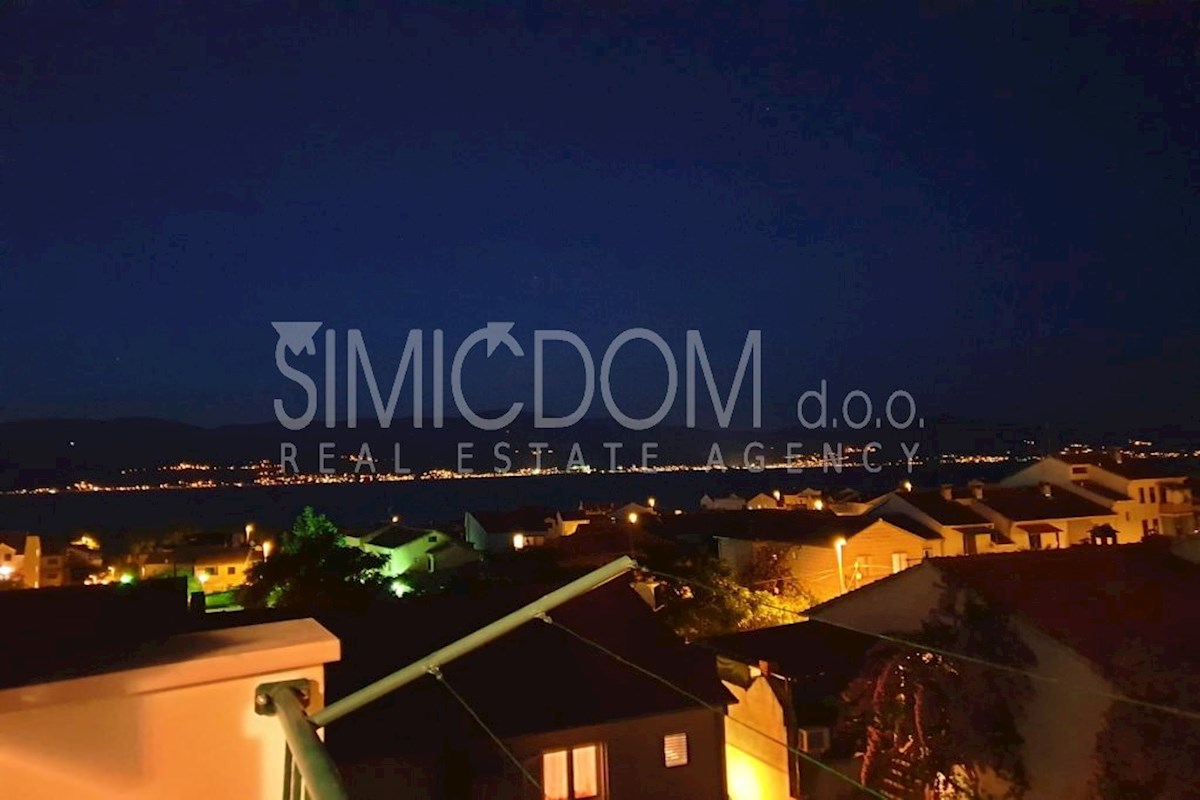 Dvosobno stanovanje na odlični lokaciji, Supetar