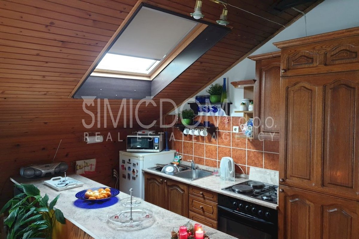 Dvosobno stanovanje na odlični lokaciji, Supetar