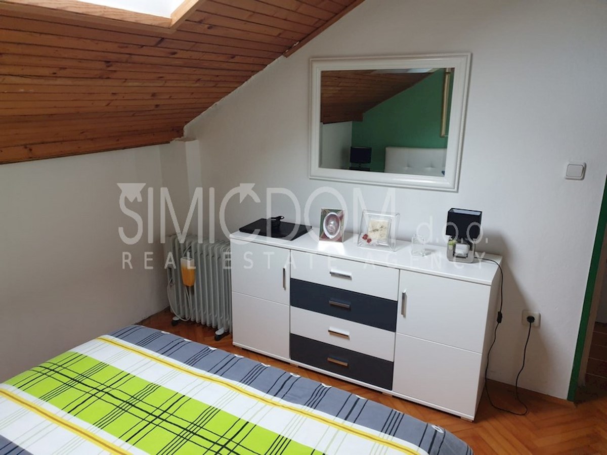 Dvosobno stanovanje na odlični lokaciji, Supetar