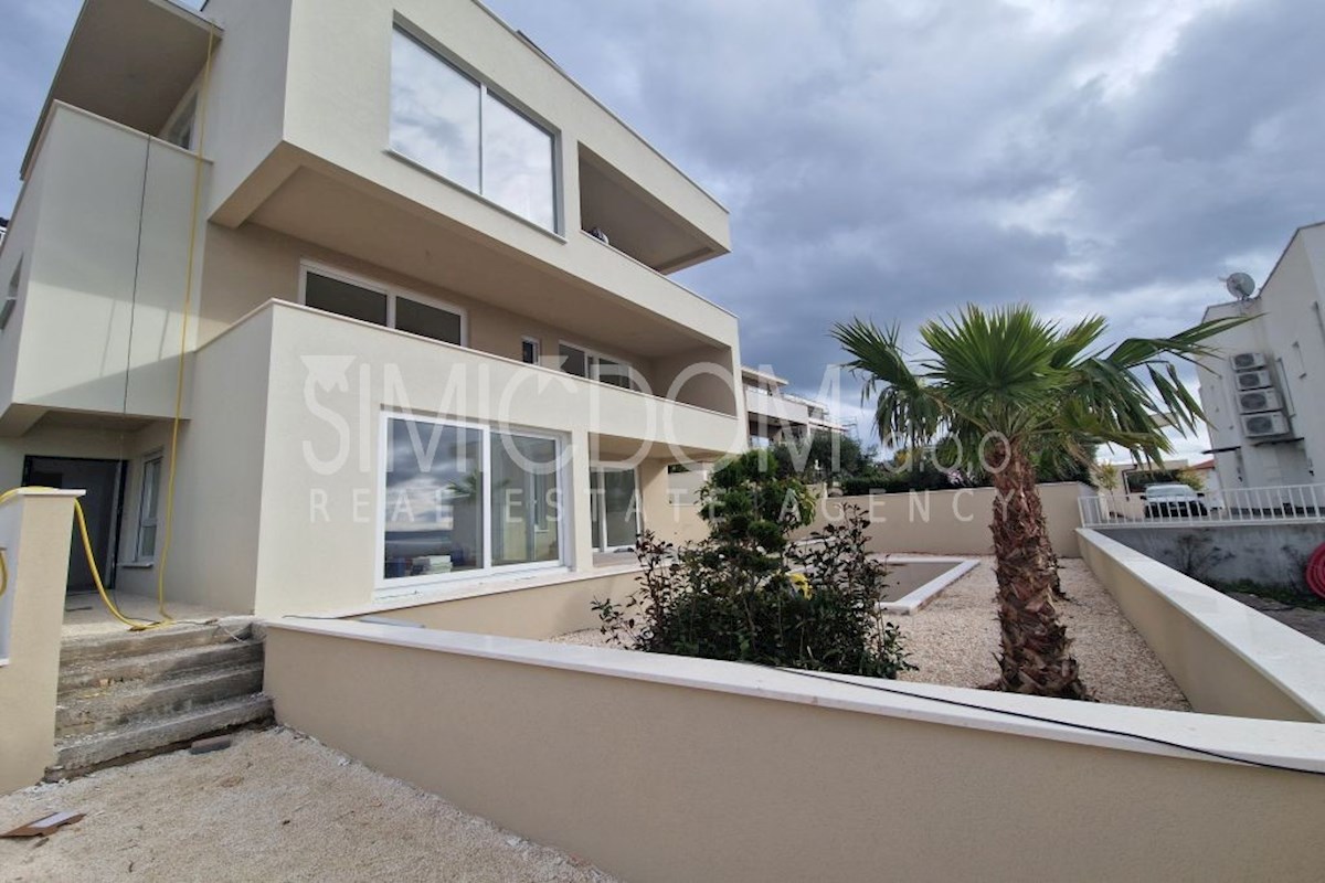 Prostorno trisobno stanovanje z razgledom, Čiovo