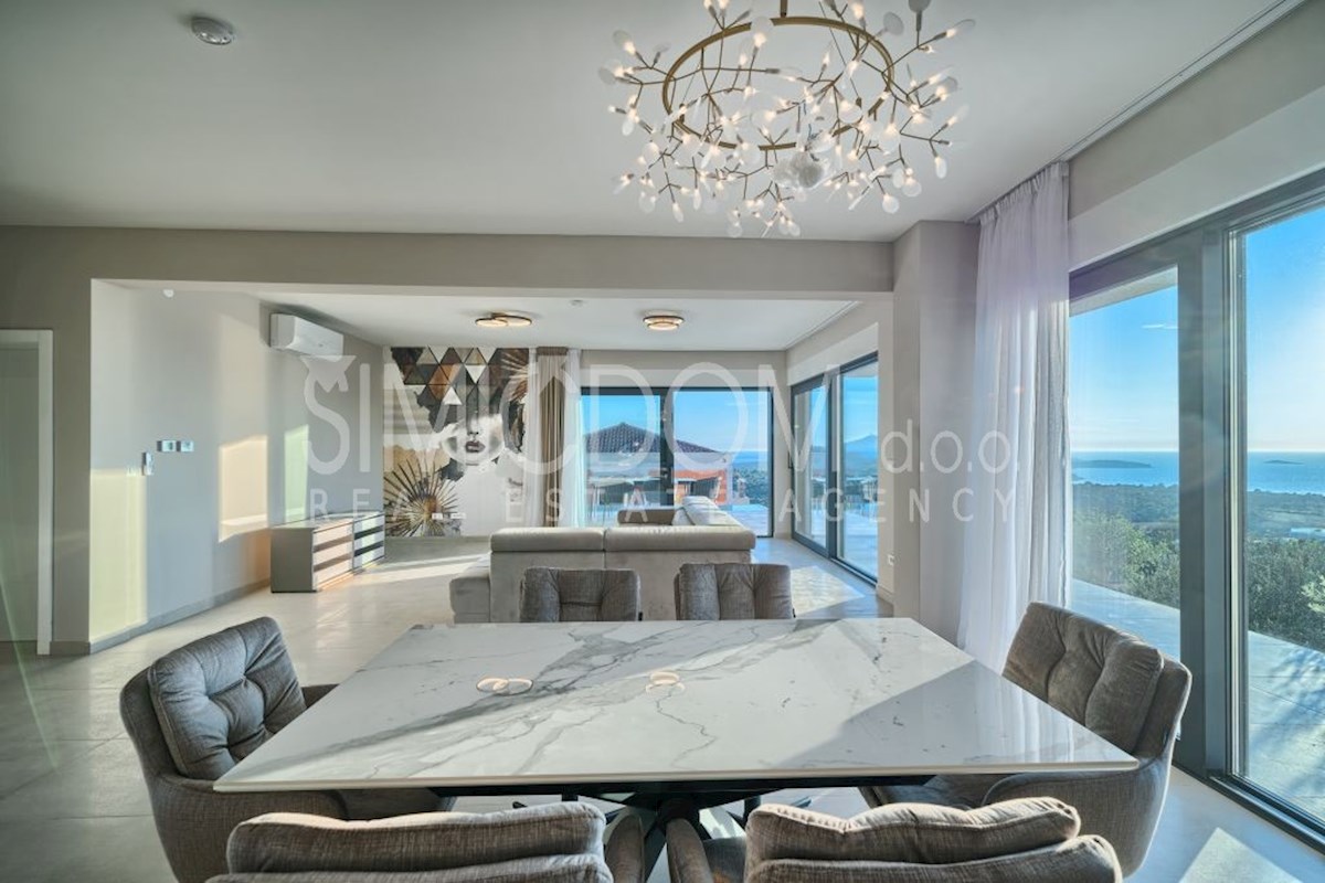 Vila s panoramskim razgledom, Primošten