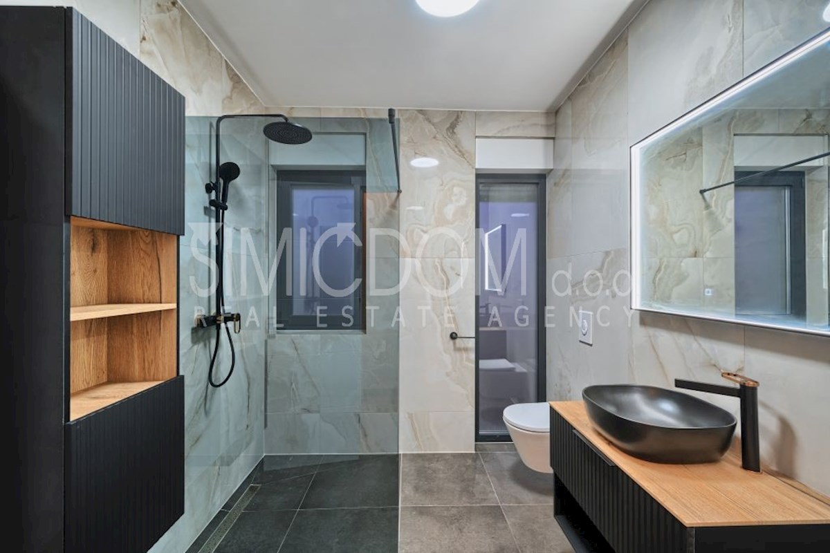 Vila s panoramskim razgledom, Primošten