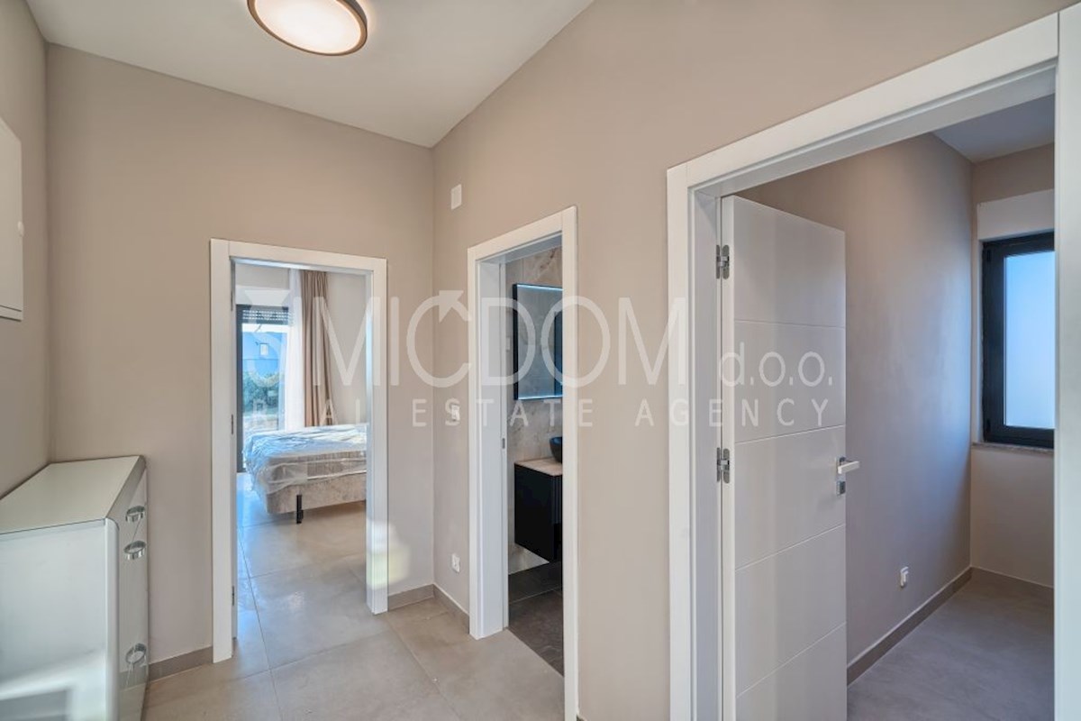 Vila s panoramskim razgledom, Primošten