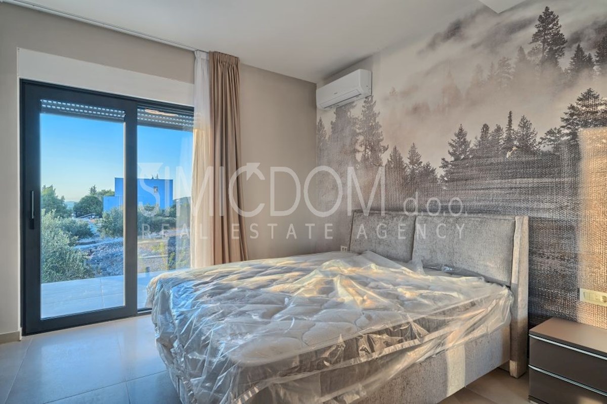 Vila s panoramskim razgledom, Primošten