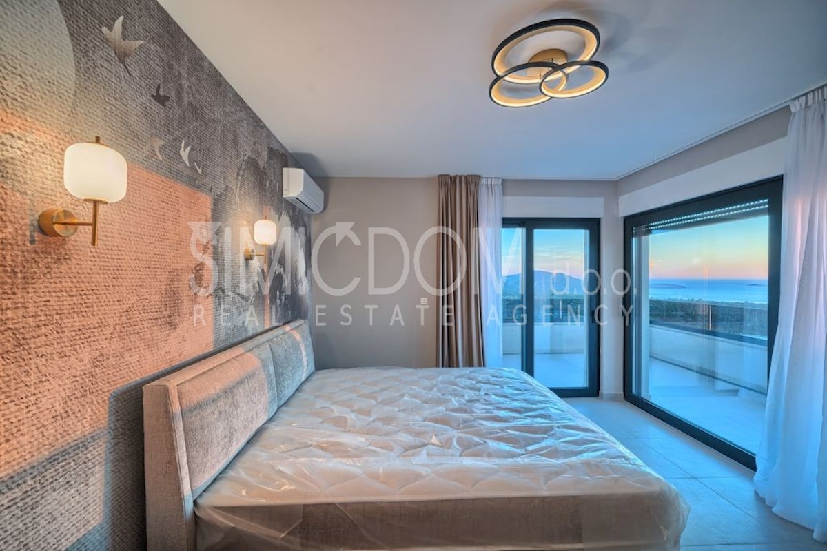 Vila s panoramskim razgledom, Primošten