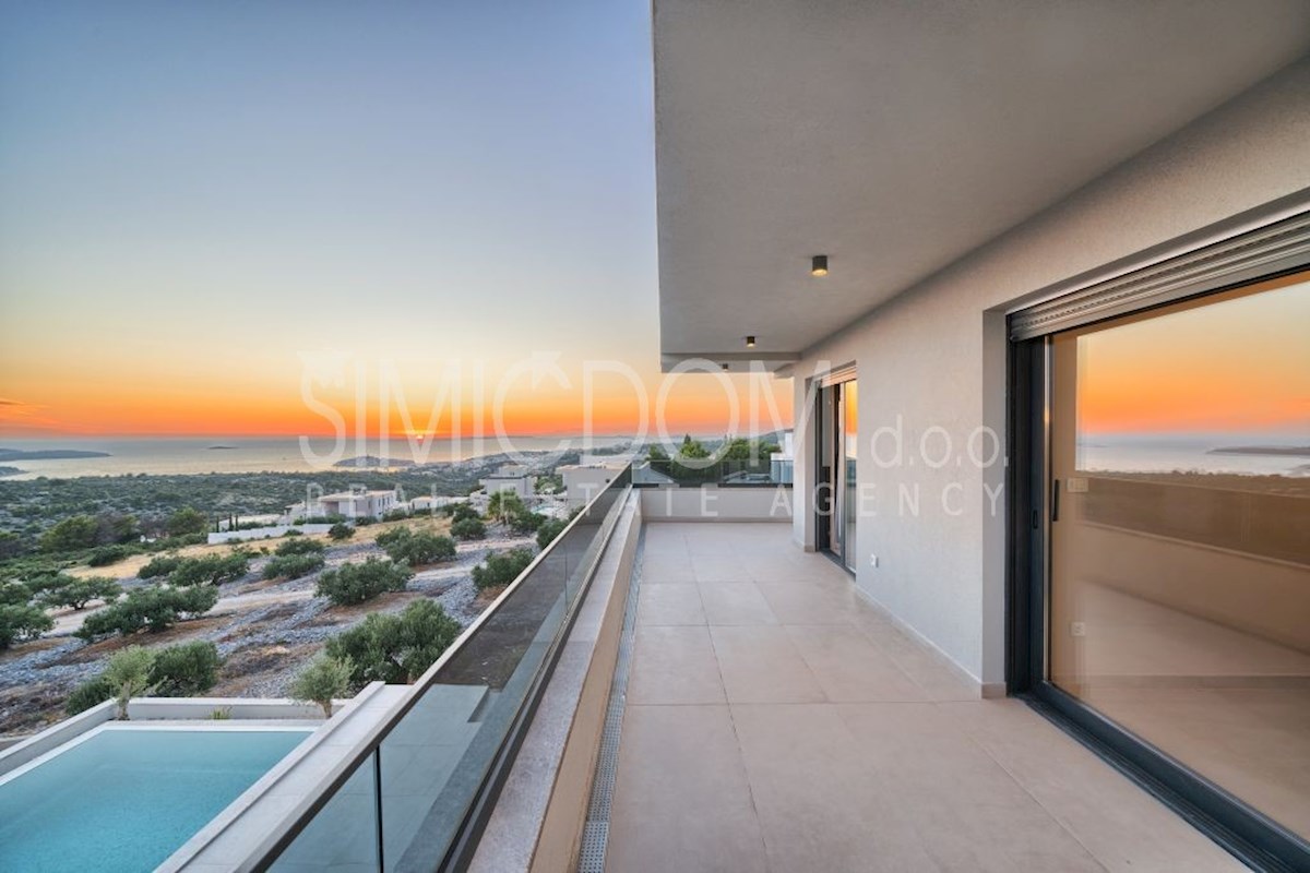 Vila s panoramskim razgledom, Primošten