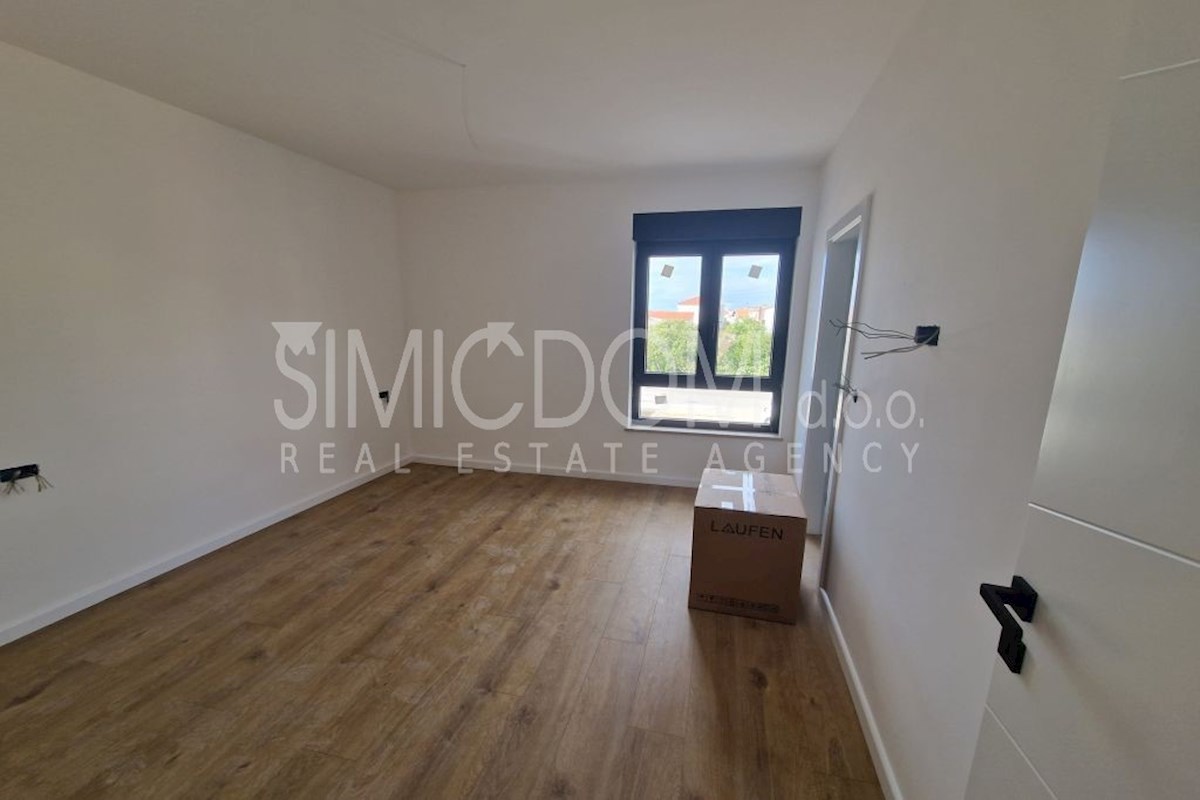 Prostoren apartma v bližini plaže in centra, Tribunj