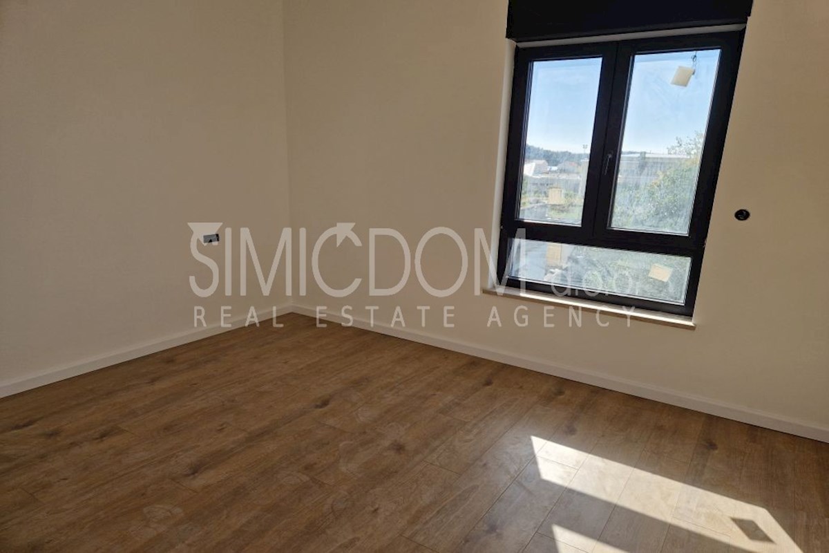 Prostoren apartma v bližini plaže in centra, Tribunj