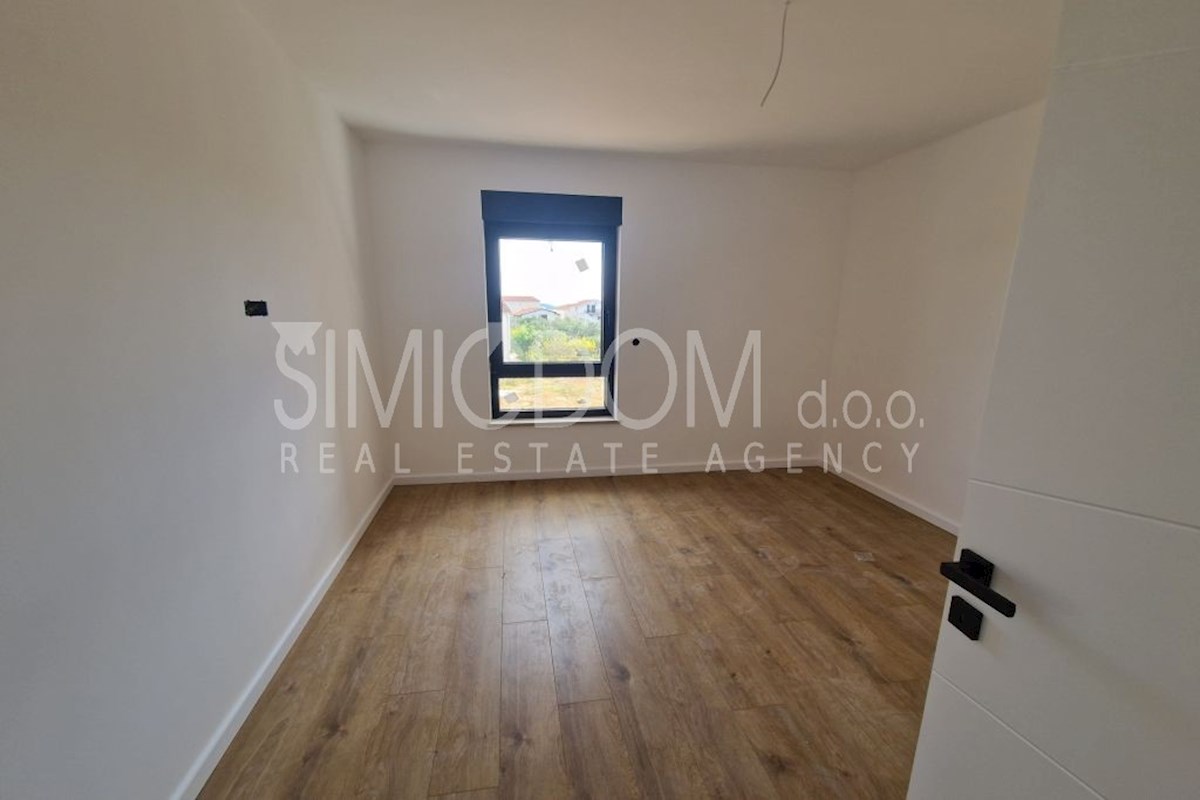 Prostoren apartma v bližini plaže in centra, Tribunj