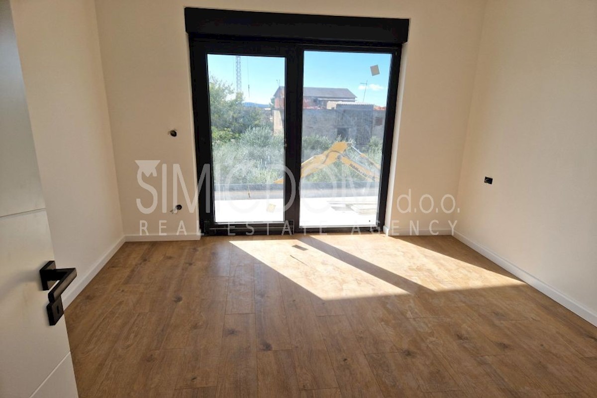 Prostoren apartma v bližini plaže in centra, Tribunj